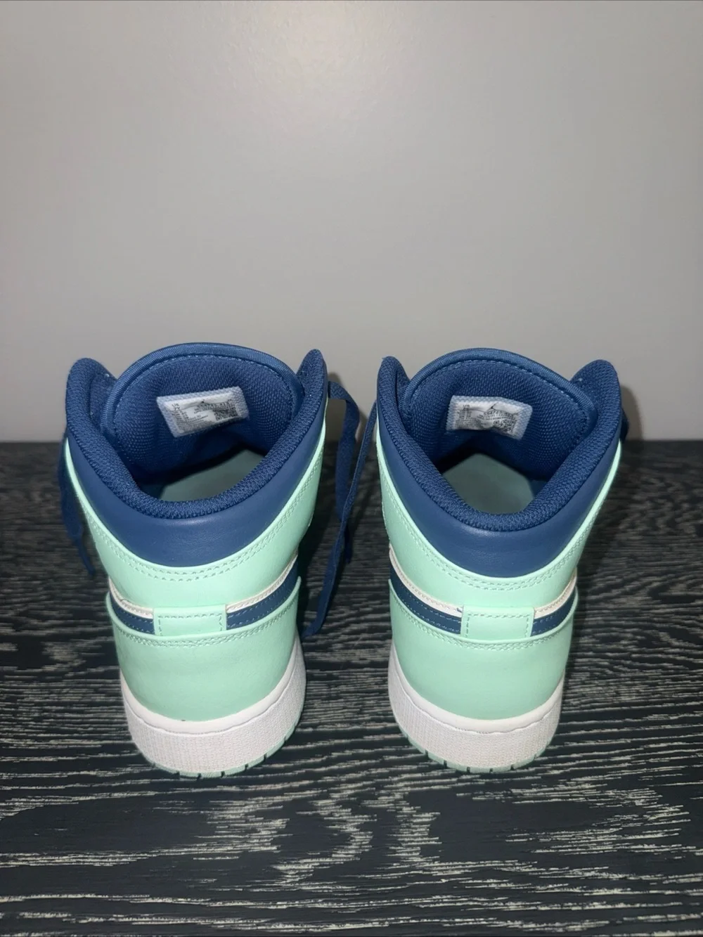 Nike Air Jordan 1 Mid Blue Mint Youth Size 7Y Basketball Sneakers Athletic Shoes